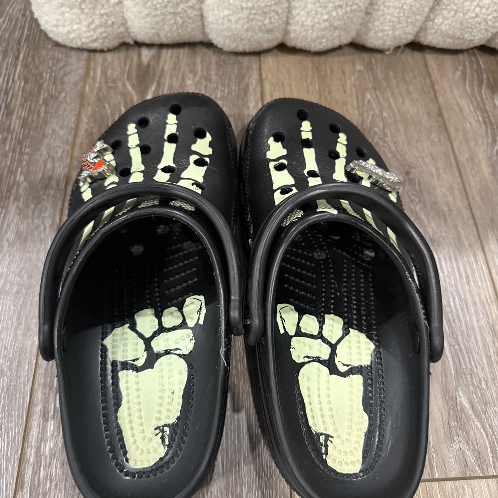 Pleasures Crocs - Picture 2 of 3
